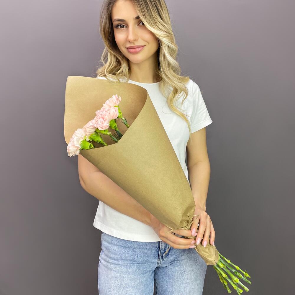 Букет из 9 диантусов в крафте
