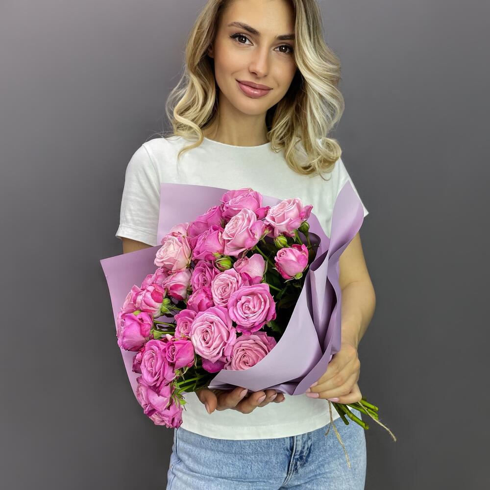 Букет из 9 пионовидных кустовых роз