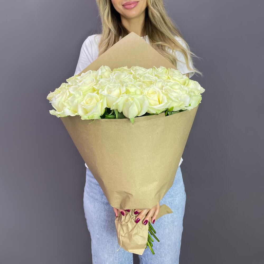 Букет из 51 розы в крафте