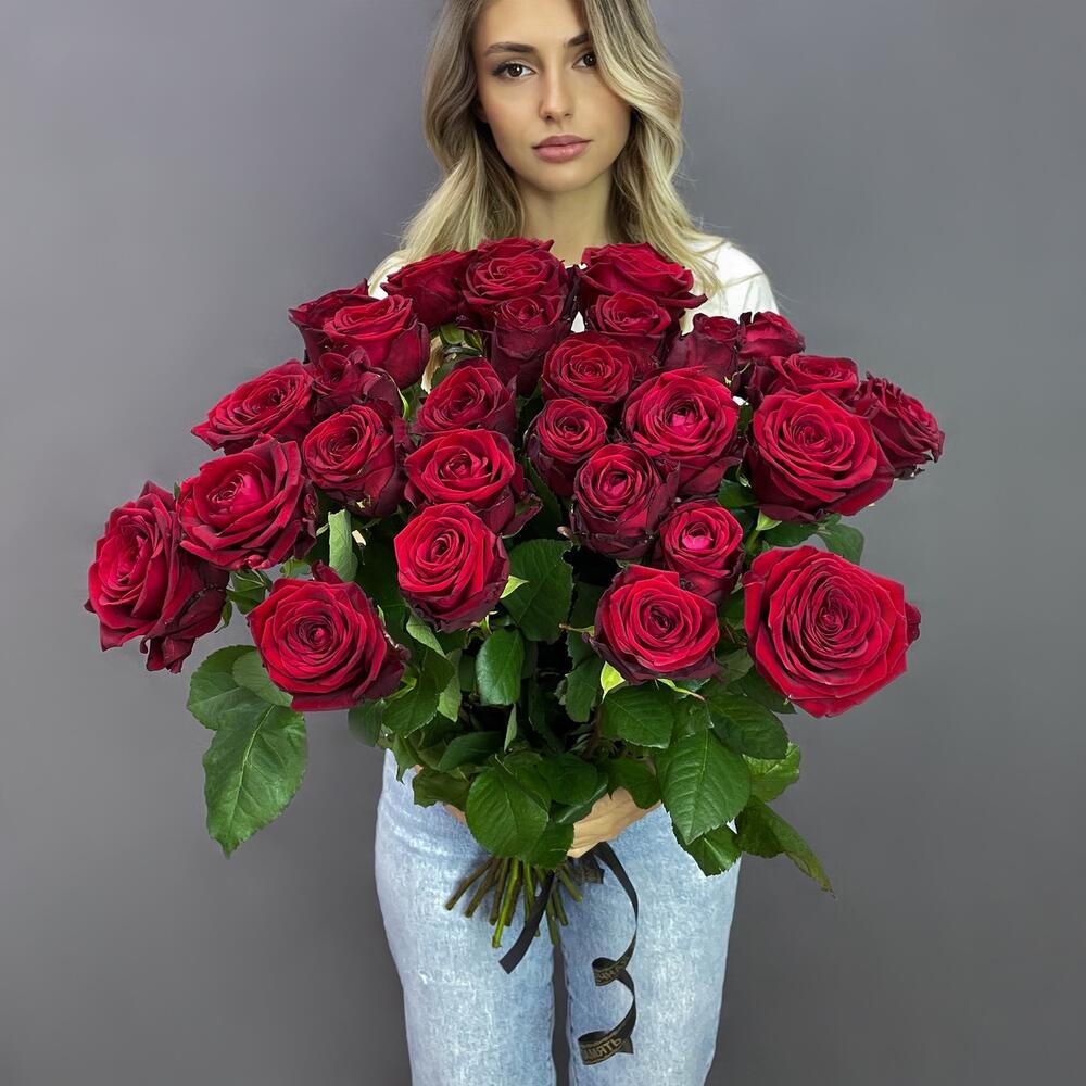Розы на похороны 30 штук