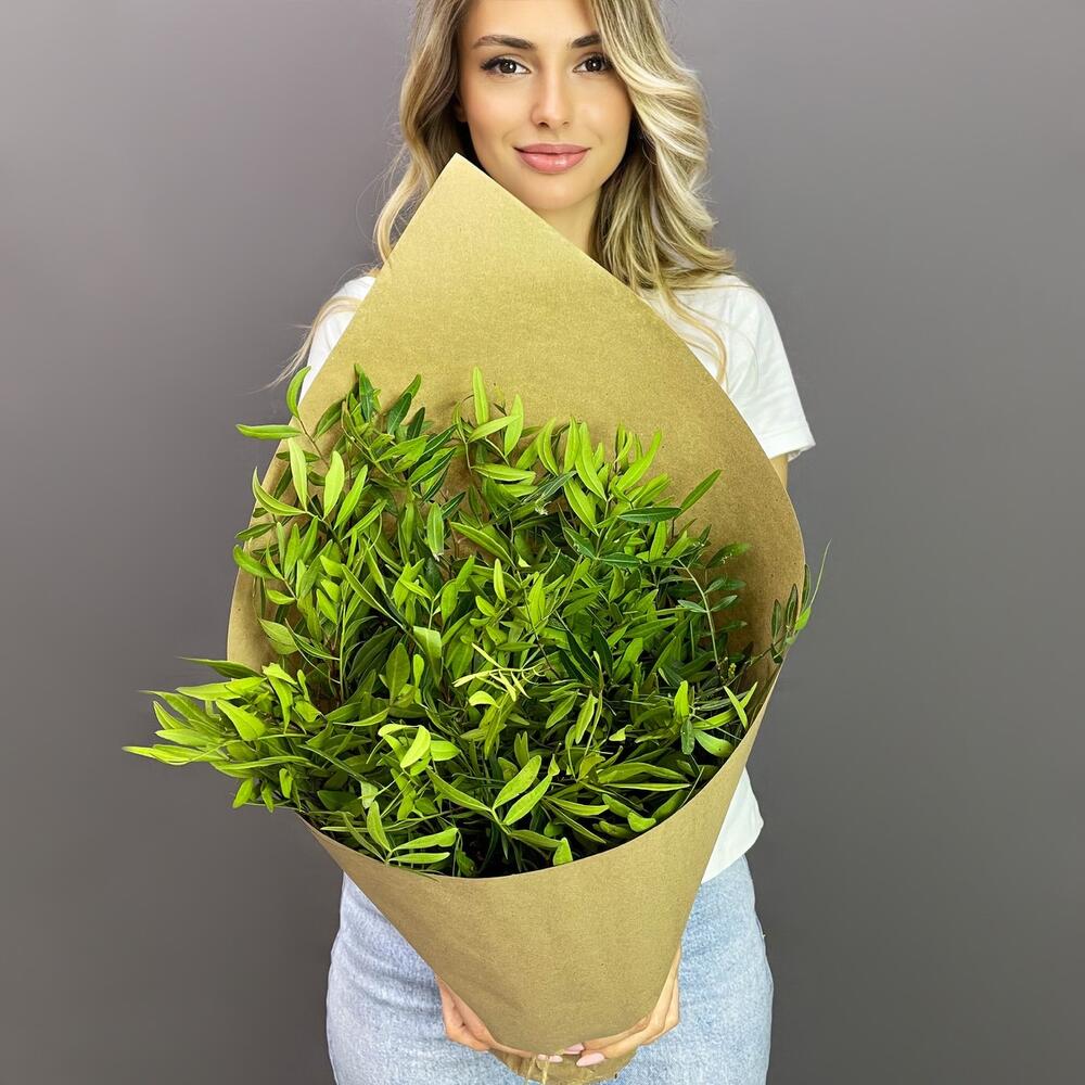 Букет из зелени в крафте