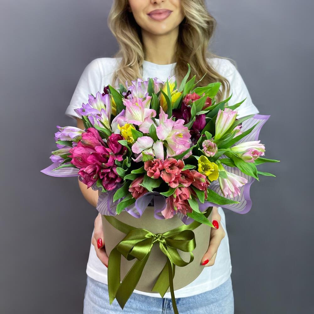 Альстромерия микс в коробке